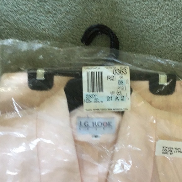 Women’s suit - Picture 8 of 8